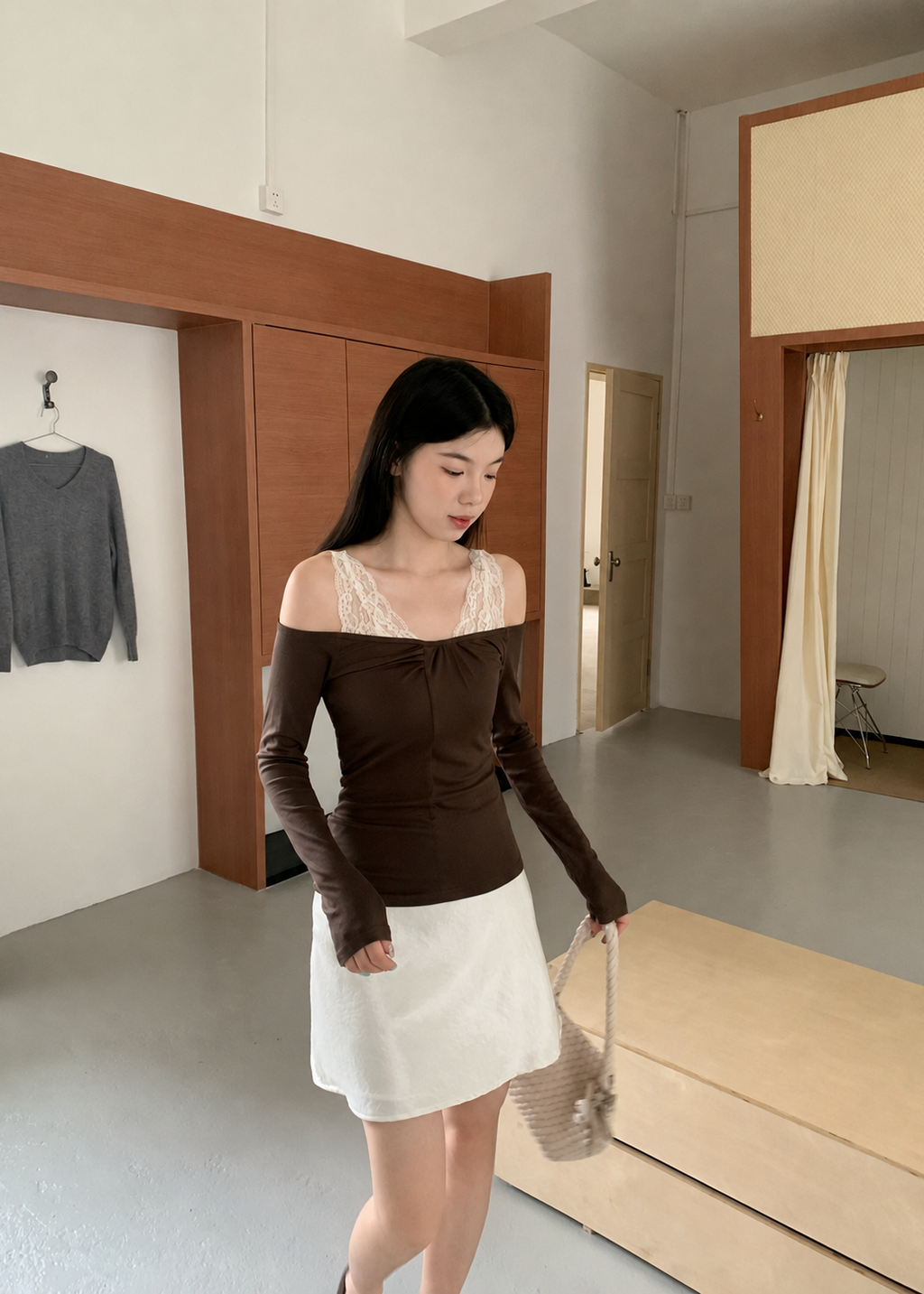 【Pre-Order】Vivia Off-Shoulder Top - Brown