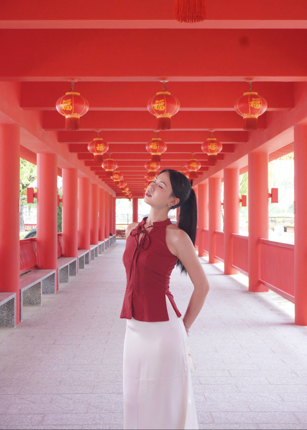 Bloom Knot Halter 绽结挂脖上衣 - Red