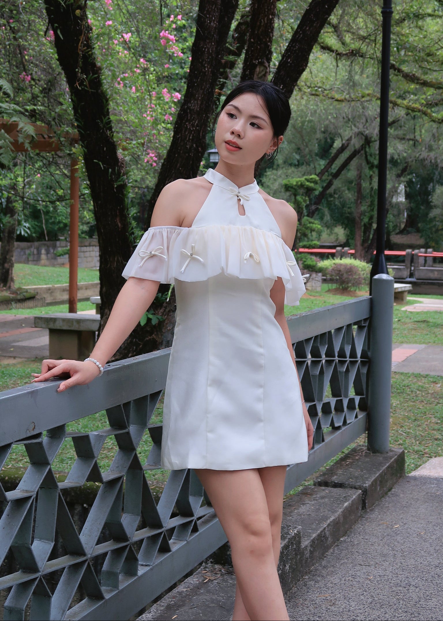 Ru Yi Knot Dress 如意结连衣裙 - White