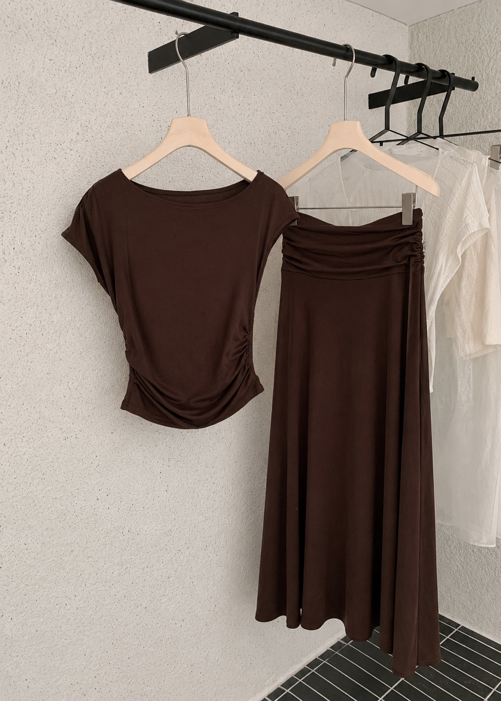【Pre-Order】Mila Off-Shoulder Set - Brown