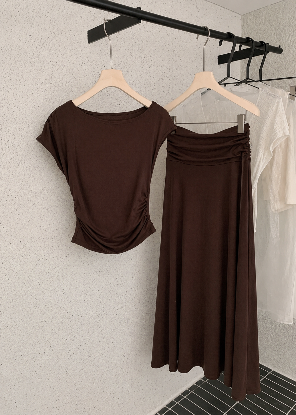 【Pre-Order】Mila Off-Shoulder Set - Brown