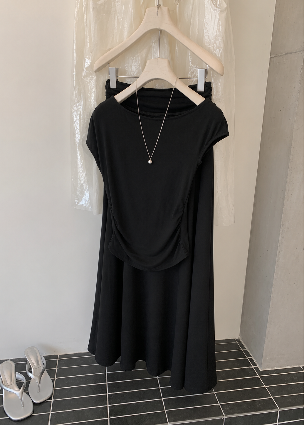 【Pre-Order】Mila Off-Shoulder Set - Black