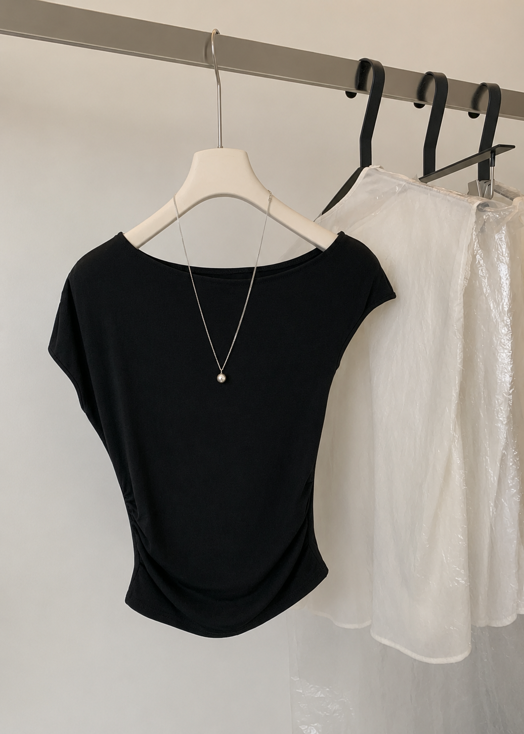 【Pre-Order】Mila Off-Shoulder Set - Black