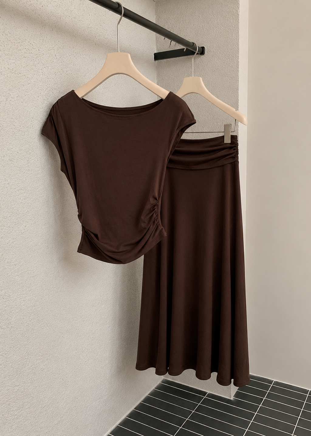 【Pre-Order】Mila Off-Shoulder Set - Brown