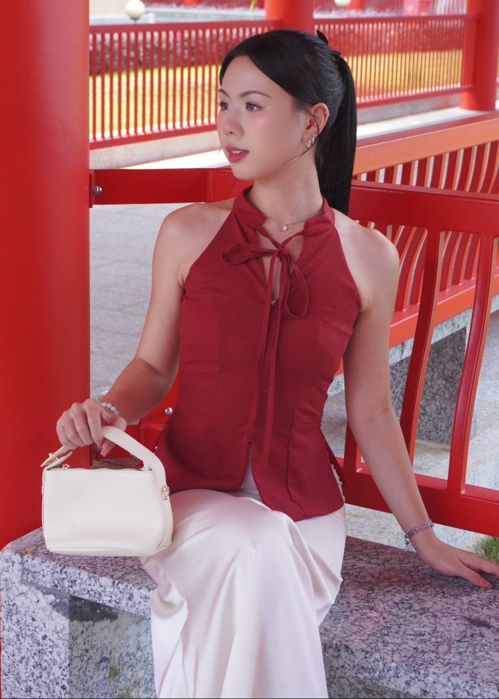 Bloom Knot Halter 绽结挂脖上衣 - Red