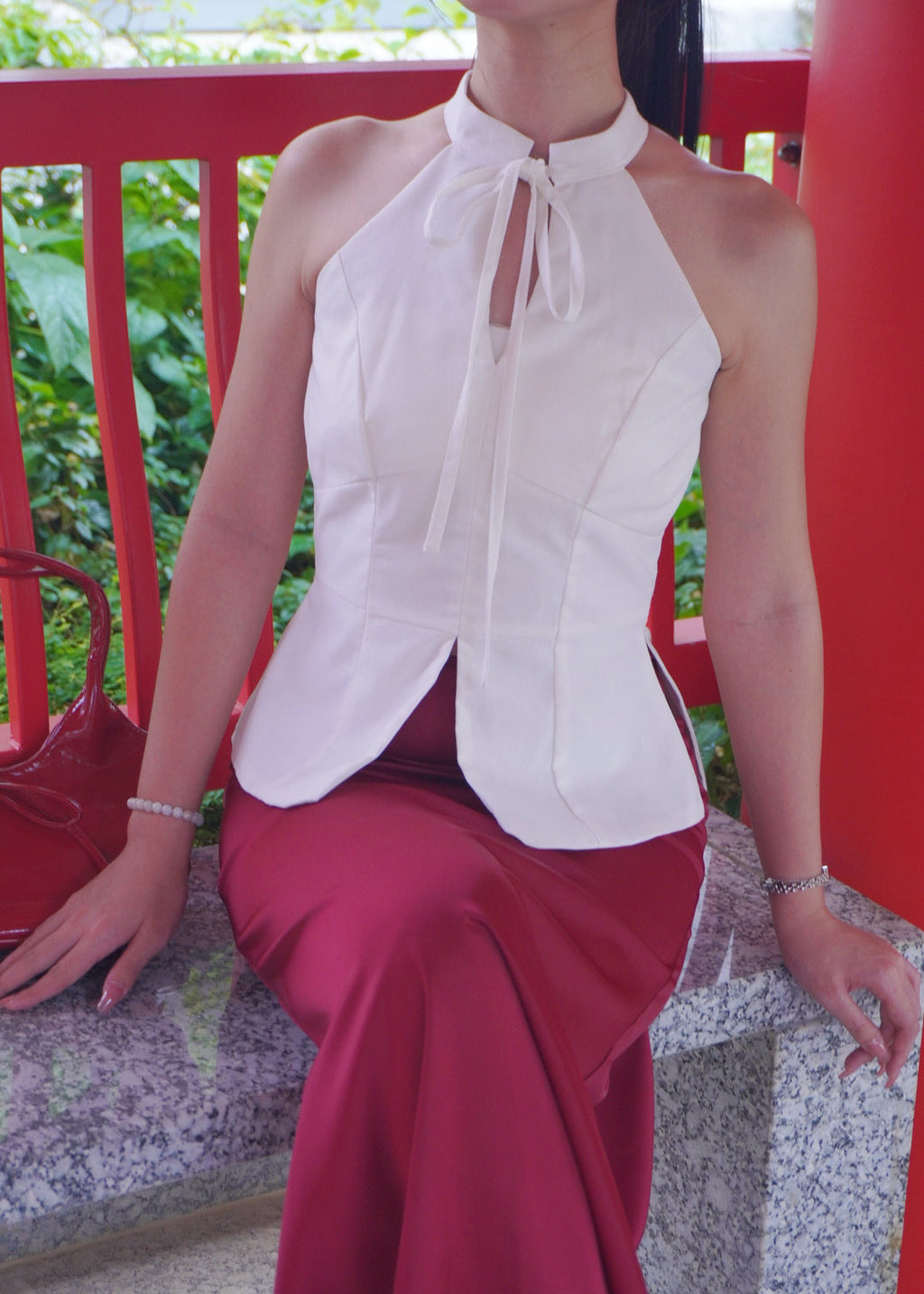 Bloom Knot Halter 绽结挂脖上衣 - White