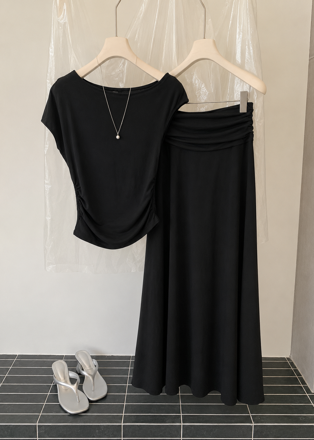 【Pre-Order】Mila Off-Shoulder Set - Black