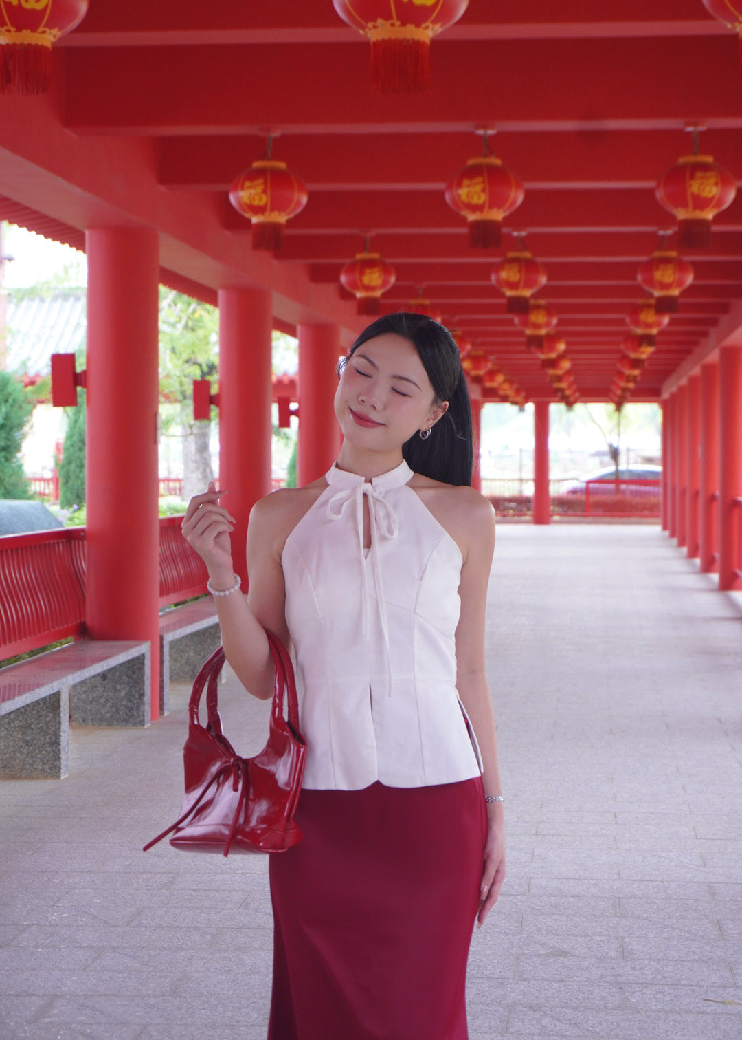 Bloom Knot Halter 绽结挂脖上衣 - White