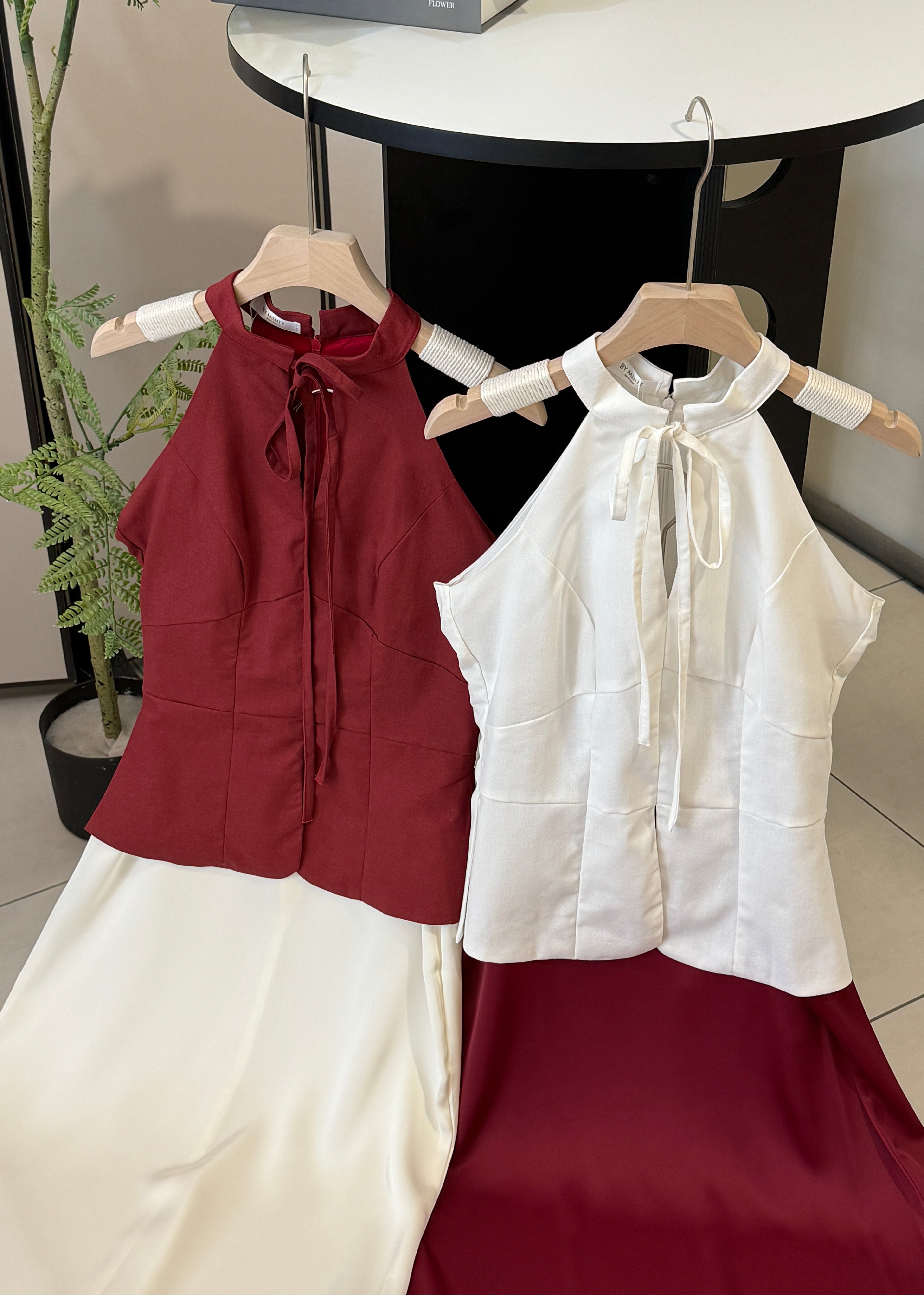 Bloom Knot Halter 绽结挂脖上衣 - Red