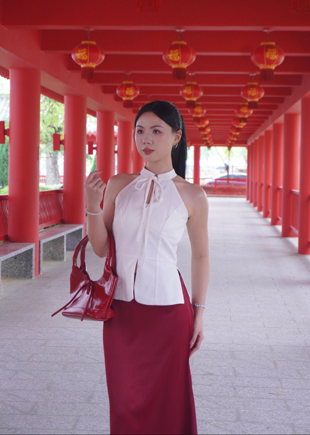 Bloom Knot Halter 绽结挂脖上衣 - White