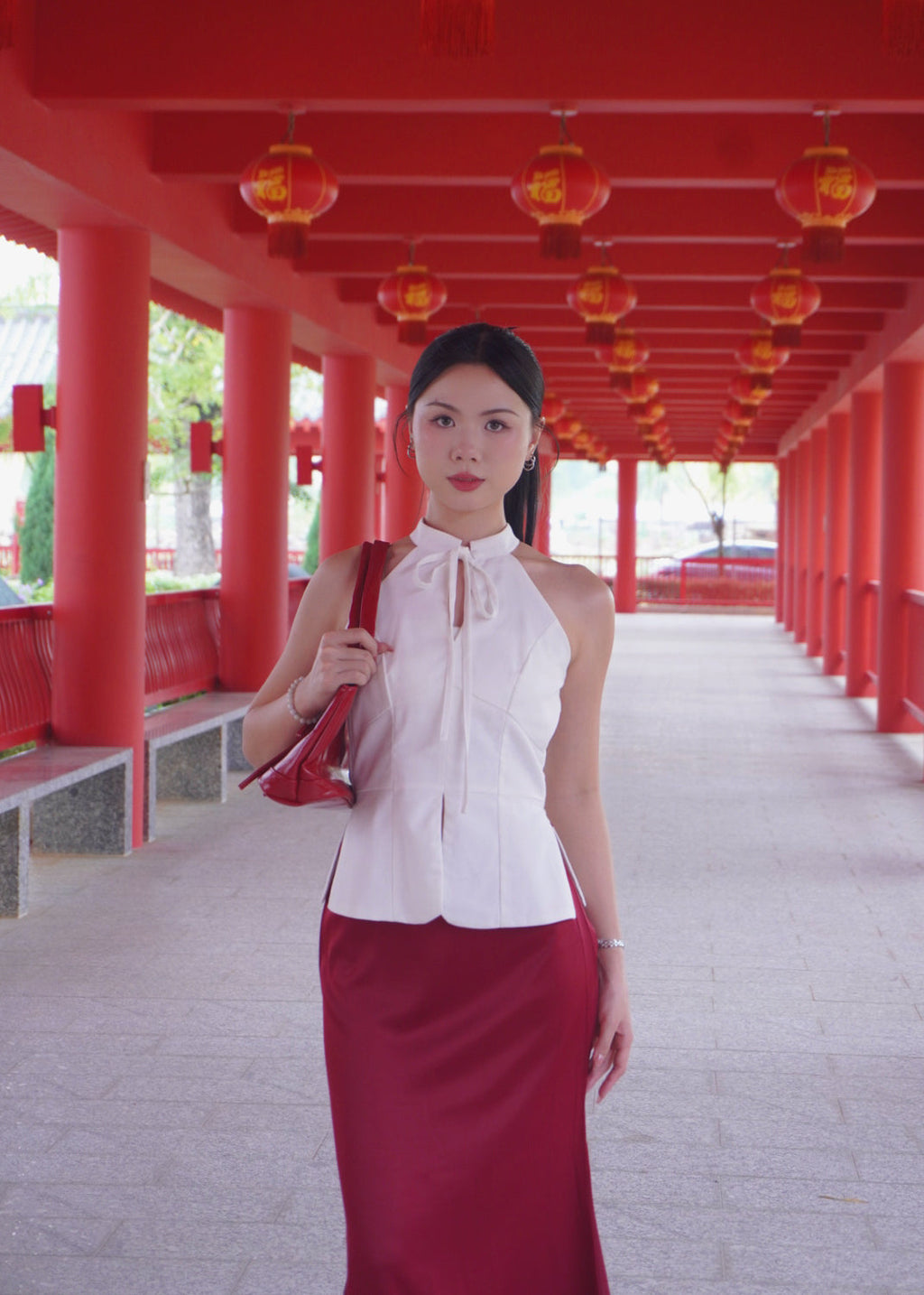 Bloom Knot Halter 绽结挂脖上衣 - White