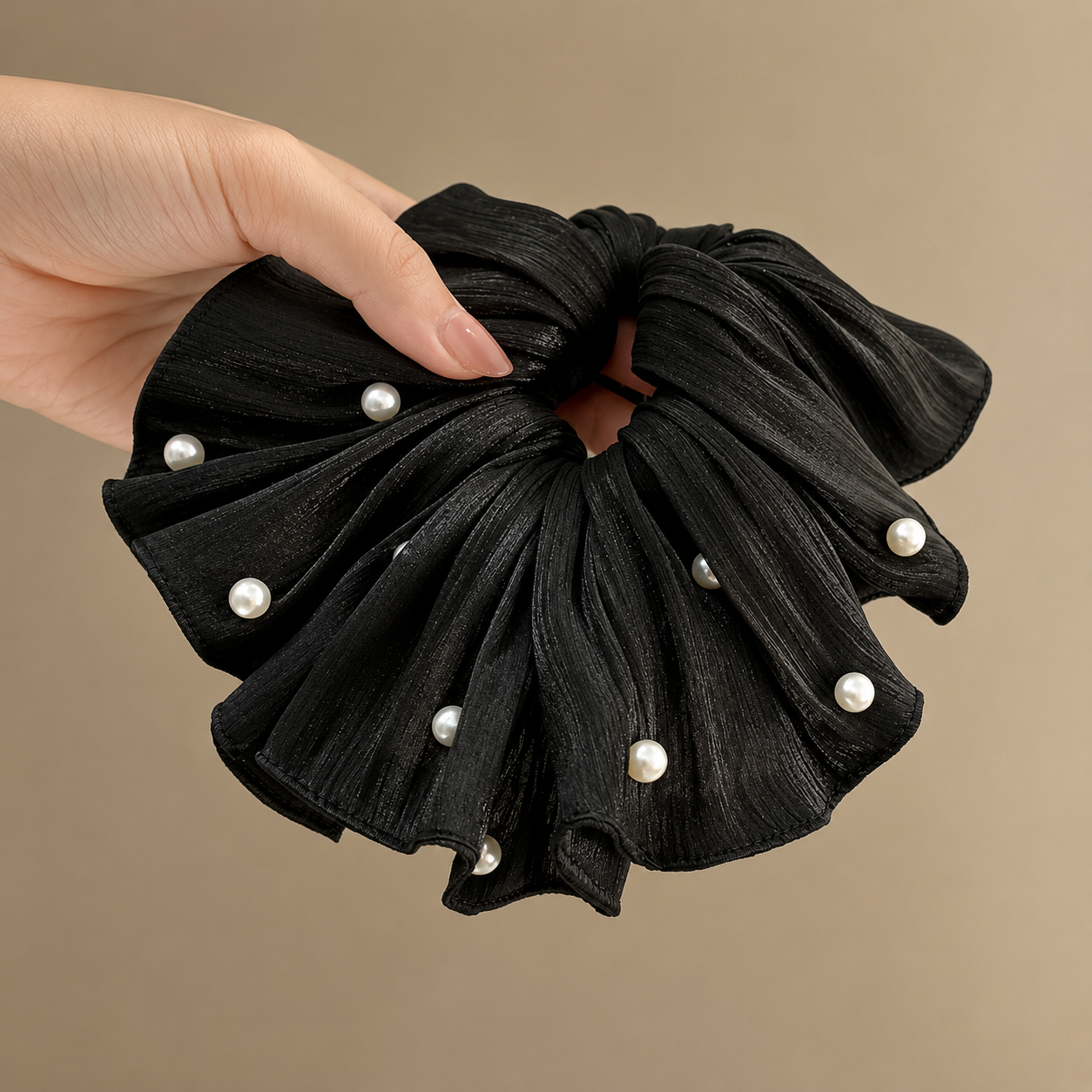 Pearl Muse Scrunchie