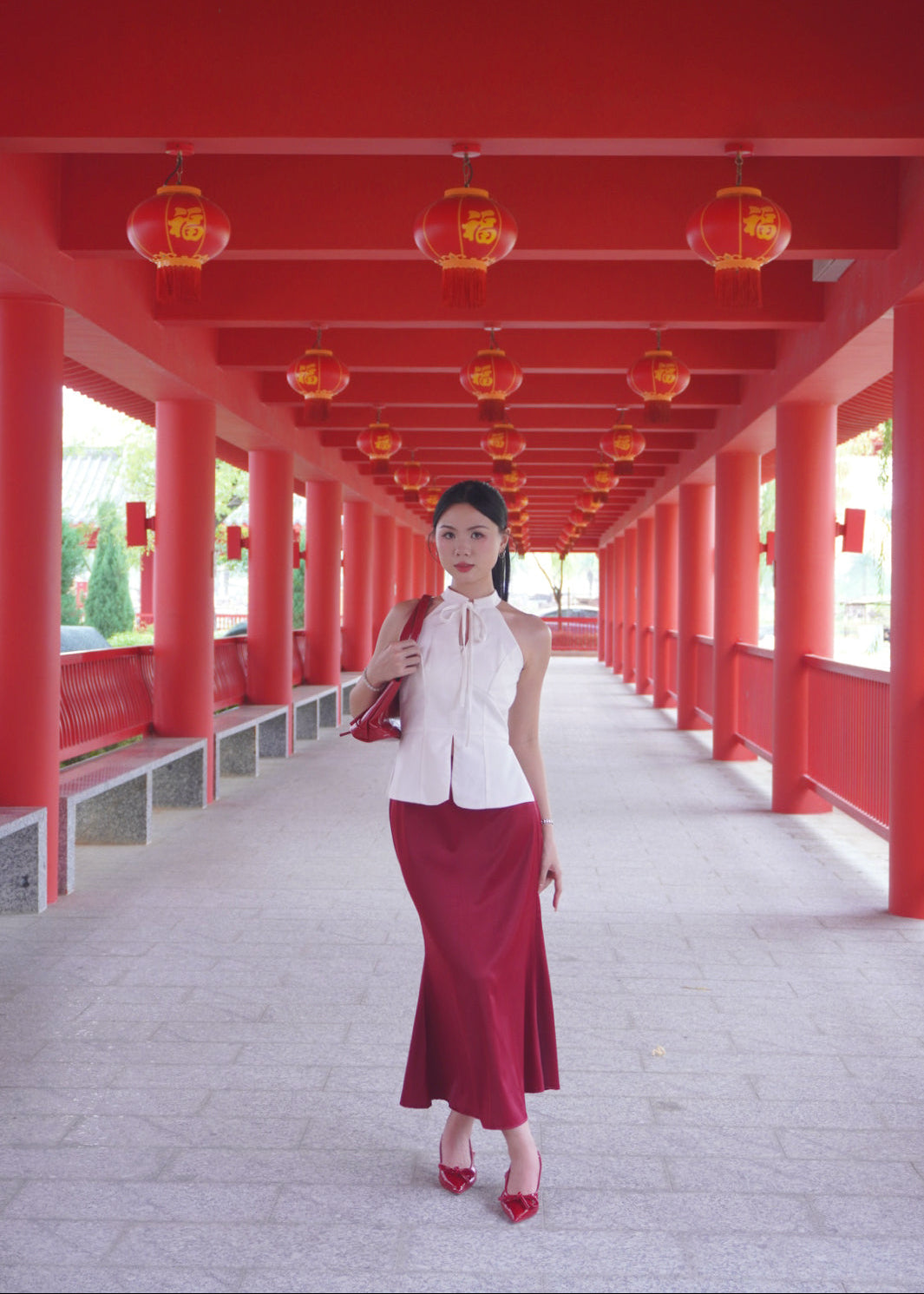 Bloom Knot Halter 绽结挂脖上衣 - White