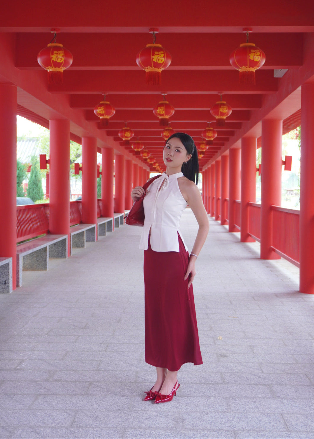 Bloom Knot Halter 绽结挂脖上衣 - White