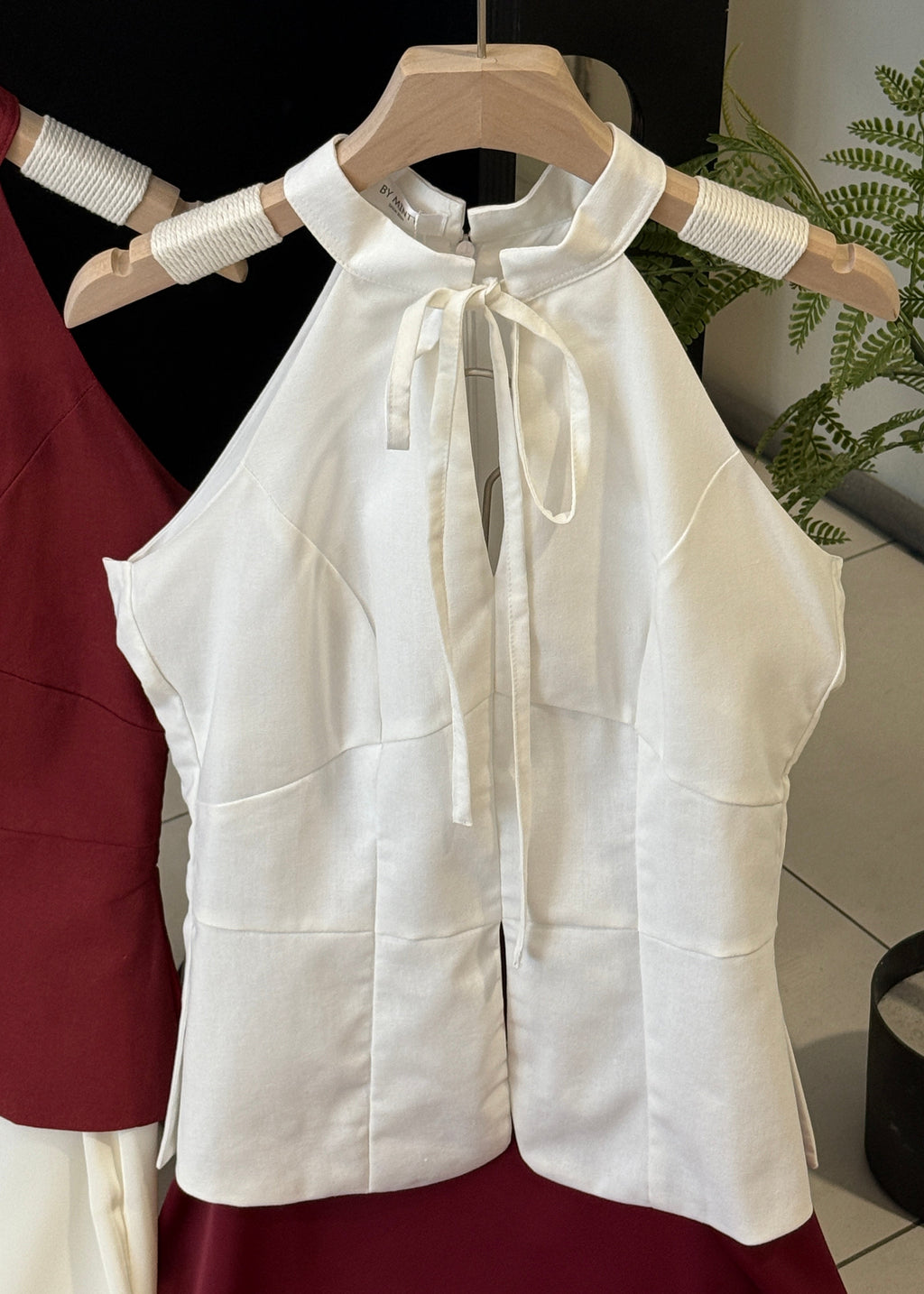 Bloom Knot Halter 绽结挂脖上衣 - White