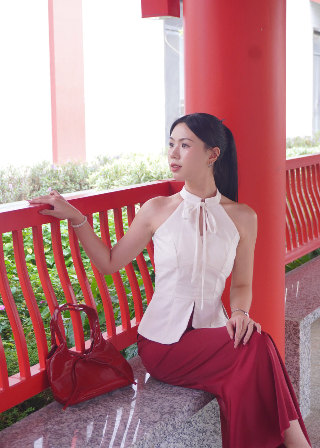 Bloom Knot Halter 绽结挂脖上衣 - White