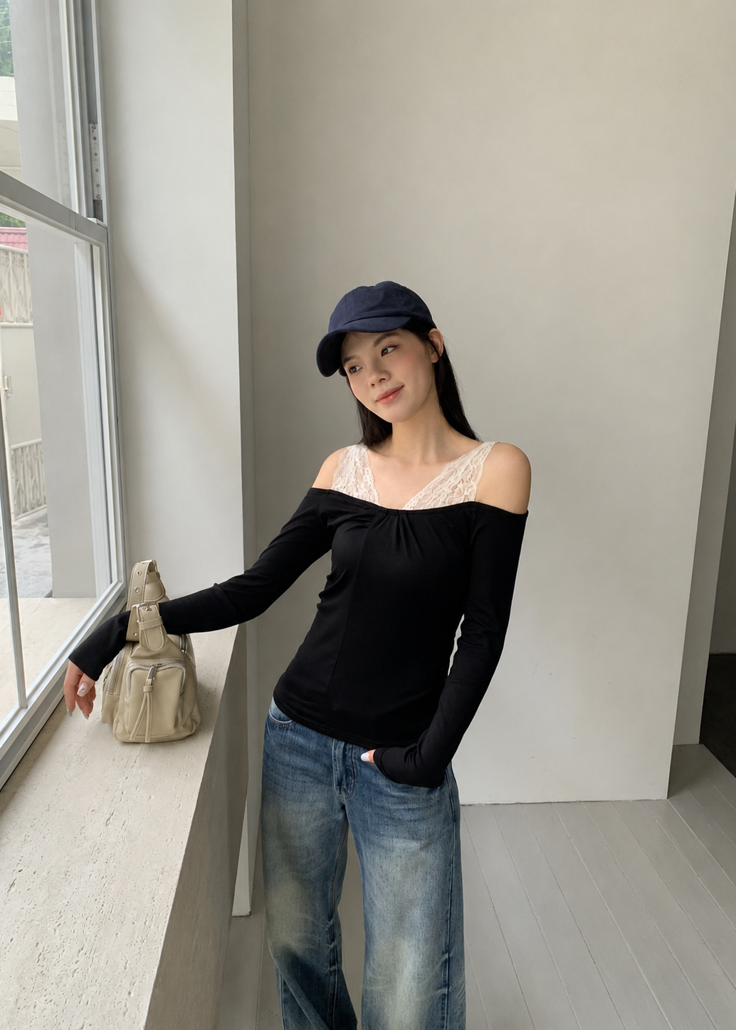 【Pre-Order】Vivia Off-Shoulder Top - Black