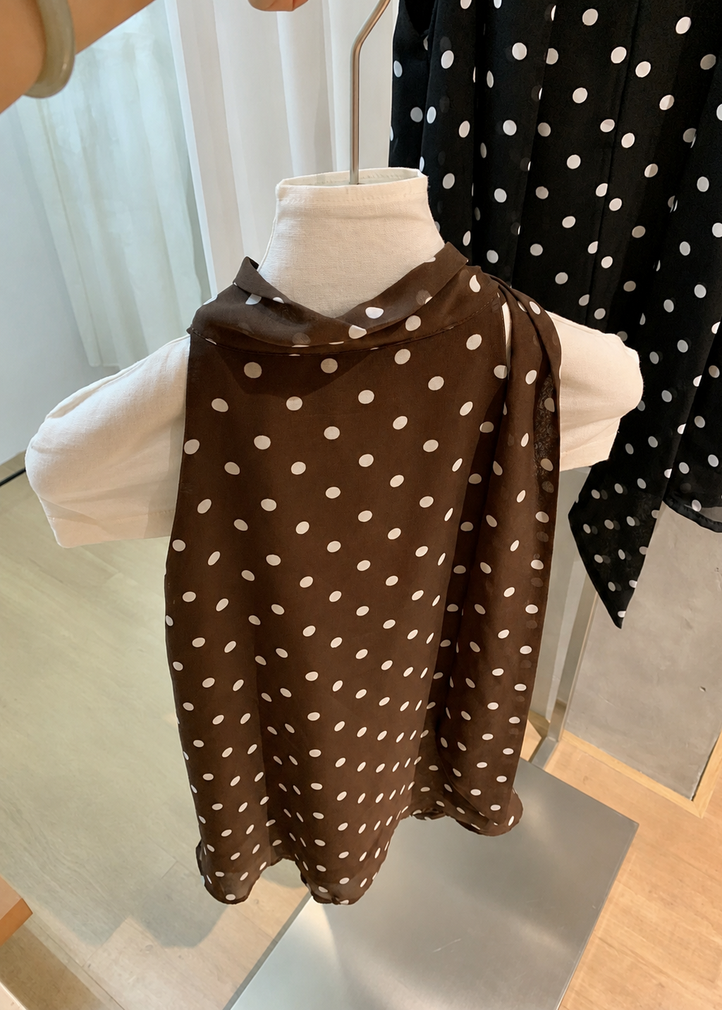 【Pre-Order】Noelle Polka Top