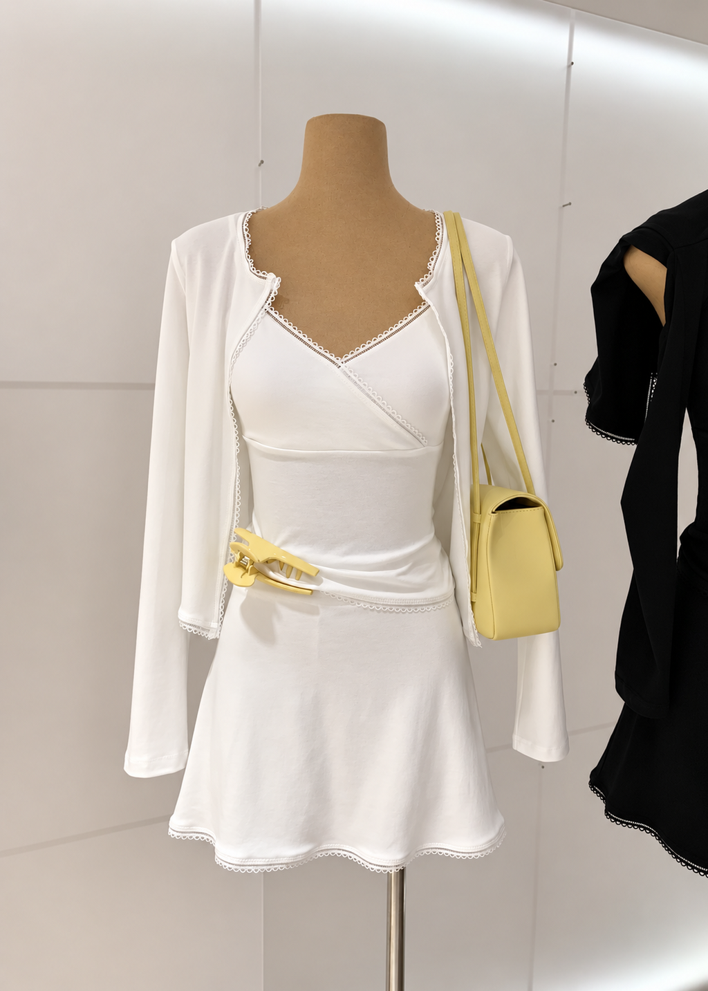 【Pre-Order】Vivienne Lace Set (Padded) - White