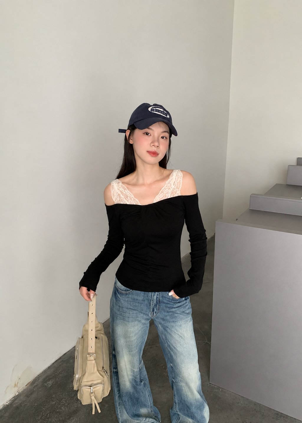 【Pre-Order】Vivia Off-Shoulder Top - Black