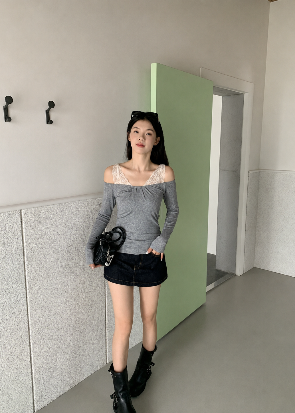 【Pre-Order】Vivia Off-Shoulder Top - Grey