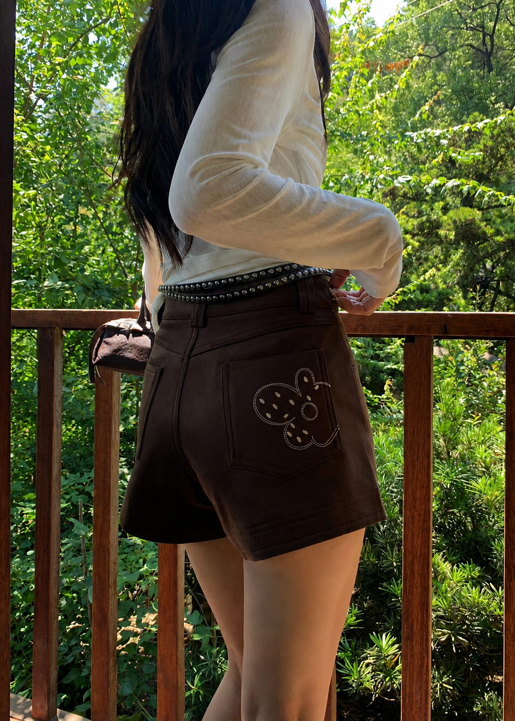 【Pre-Order】Daisy Stitch Shorts (Suede)