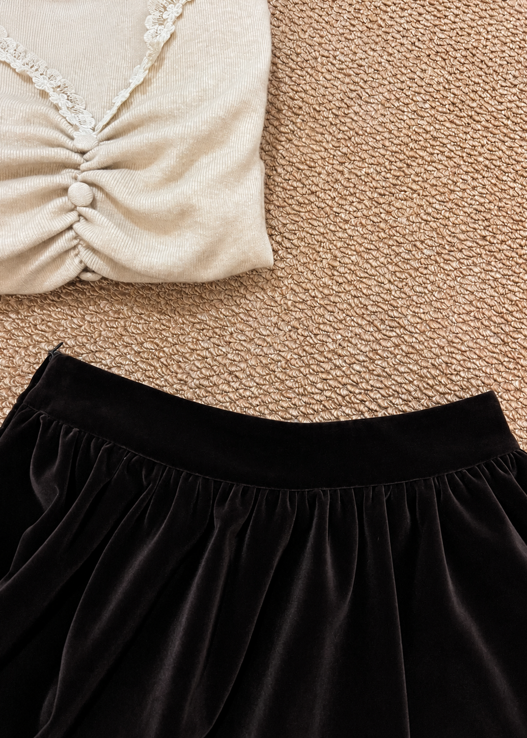 【 Pre-Order】Velvet Mini Skirt