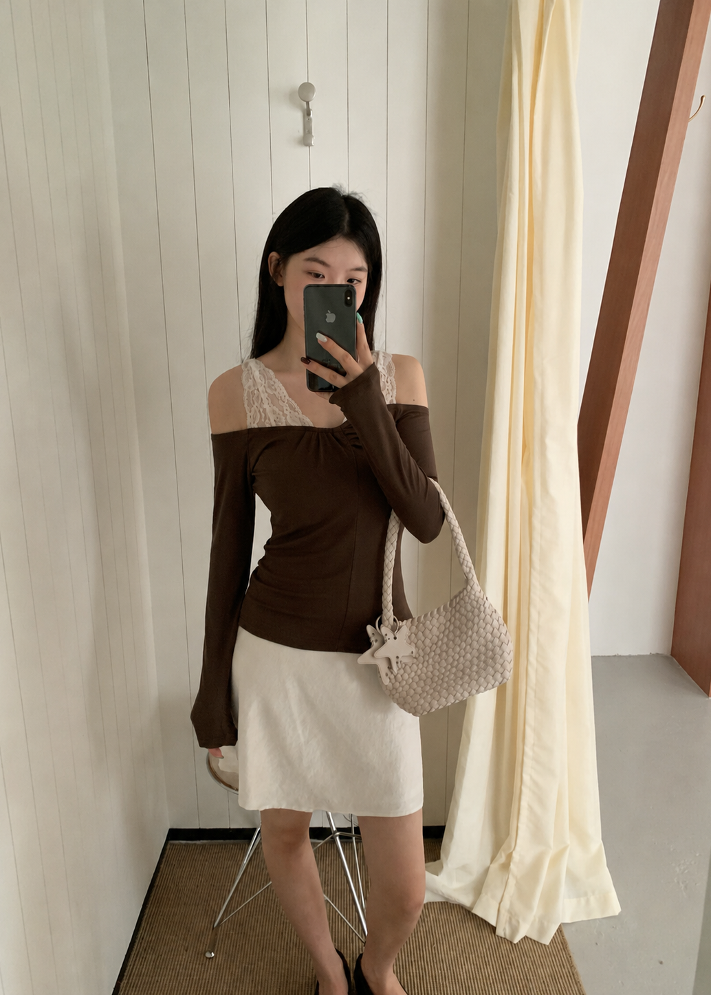 【Pre-Order】Vivia Off-Shoulder Top - Brown