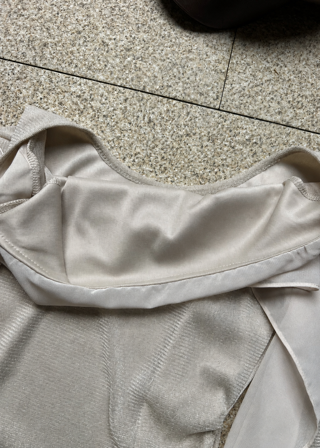 【Pre-Order】Arielle Draped Sleeve Top