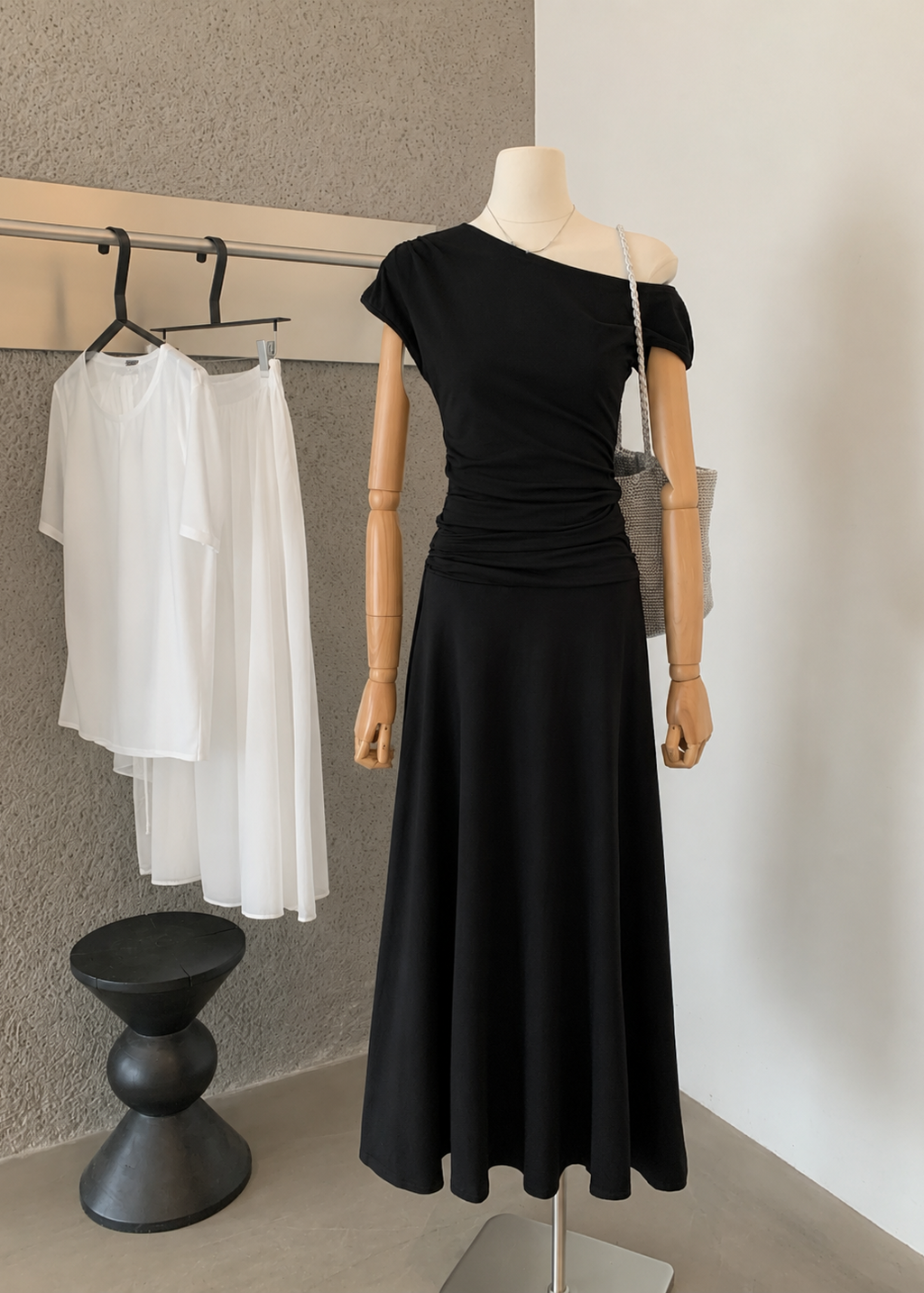 【Pre-Order】Mila Off-Shoulder Set - Black