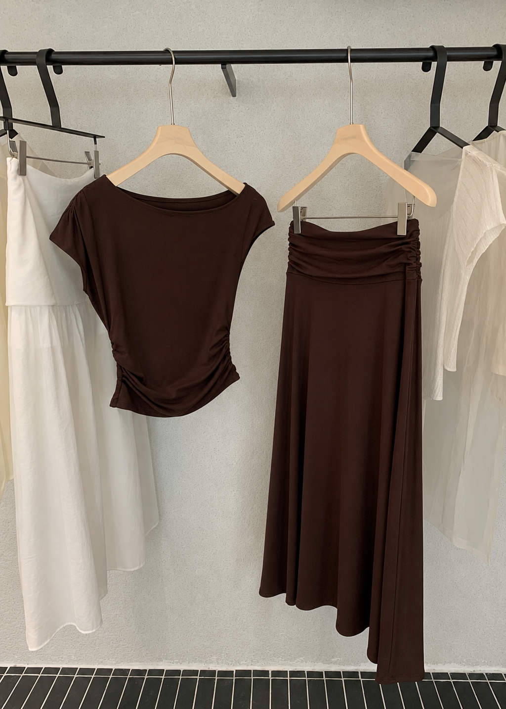 【Pre-Order】Mila Off-Shoulder Set - Brown
